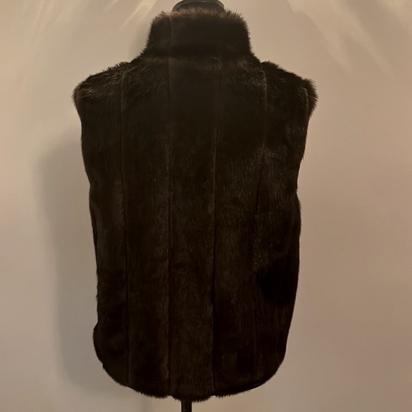 Gorgeous Brown Faux Fur Reversible Vest - Picture 6 of 12
